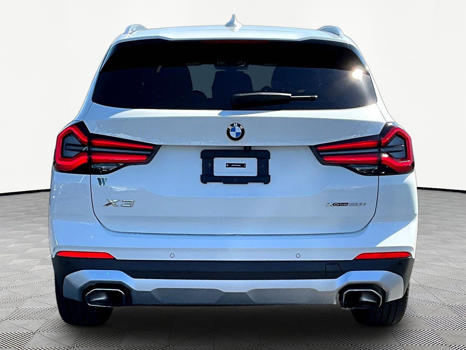 Used 2024 BMW X3 xDrive30i w/ Premium Package w/ZPA AWD/4WD image 5