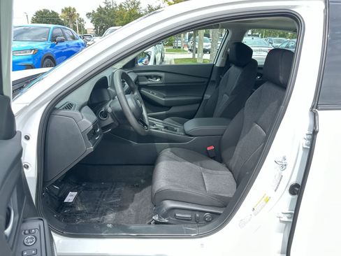 Used 2025 Honda Accord SE image 2