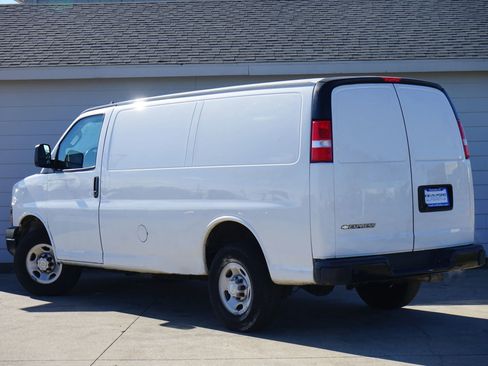 Used 2021 Chevrolet Express 2500 w/ Driver Convenience Package image 33