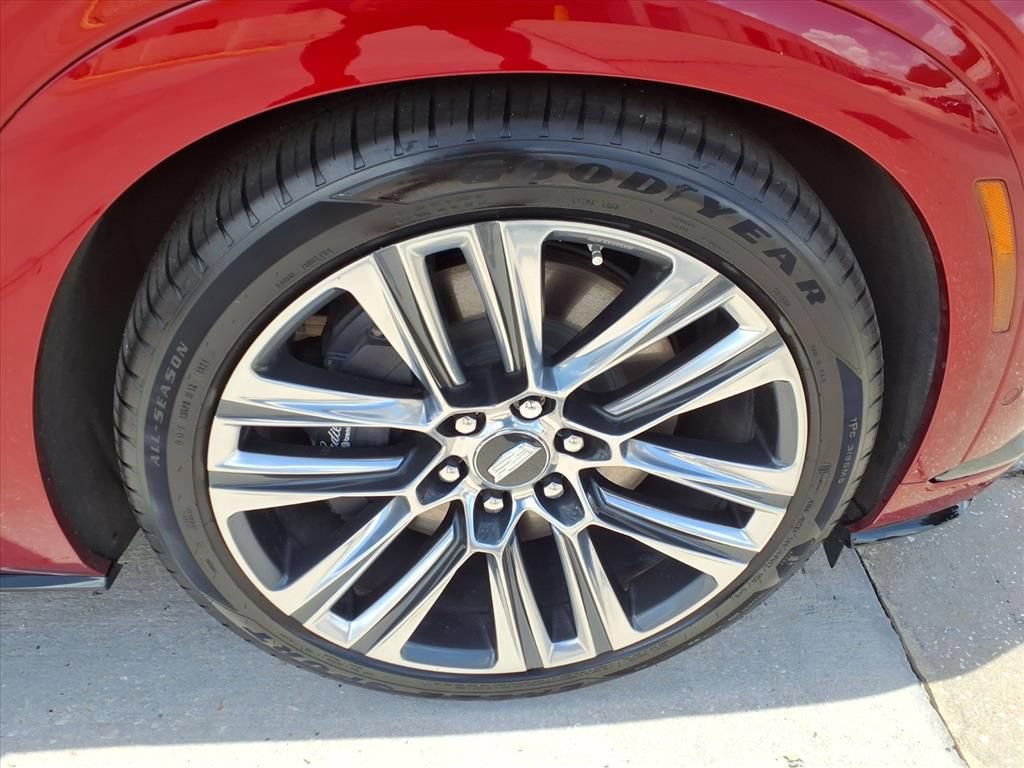 Certified 2026 Cadillac Vistiq Platinum w/ LPO, Floor Liner Package AWD/4WD image 7