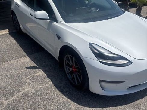 Used 2022 Tesla Model 3 Long Range AWD/4WD image 3