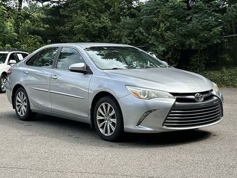 Used 2015 Toyota Camry XLE w/ Convenience Package FWD image 19