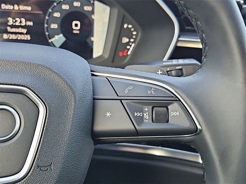 New 2025 Audi Q3 2.0T Premium image 23