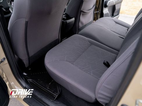 Used 2016 Toyota Tacoma TRD Off-Road image 25