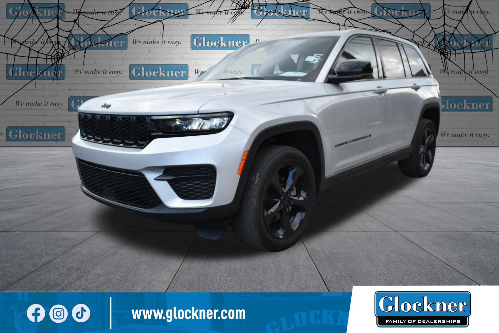 Used 2023 Jeep Grand Cherokee Altitude AWD/4WD image 1