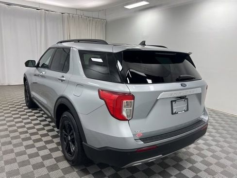 Used 2022 Ford Explorer XLT w/ Equipment Group 202A AWD/4WD image 6