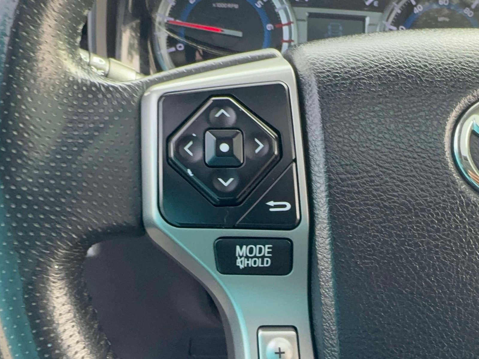 Used 2018 Toyota 4Runner SR5 Premium AWD/4WD image 17