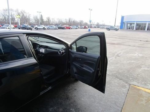 Used 2020 Nissan Versa S image 24