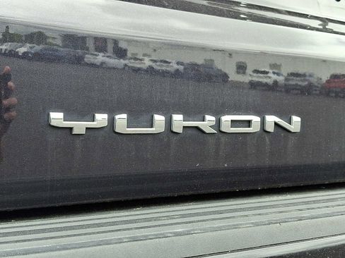 Used 2023 GMC Yukon AT4 w/ AT4 Premium Package AWD/4WD image 32