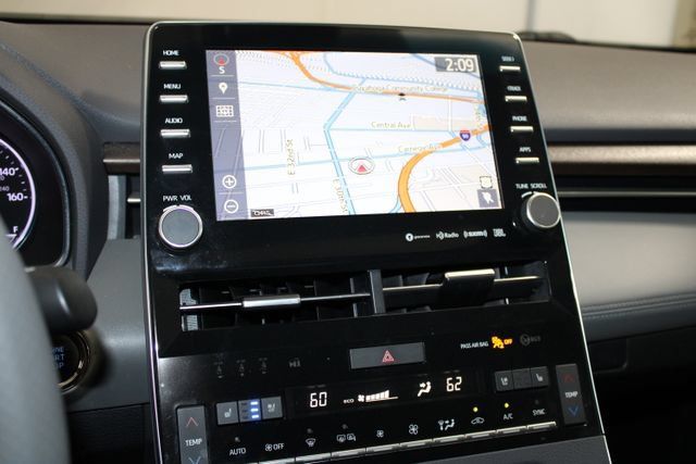 Used 2019 Toyota Avalon Limited w/ All Weather Liner Package FWD image 16
