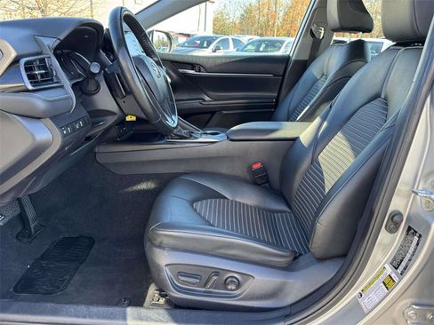 Used 2023 Toyota Camry SE image 19