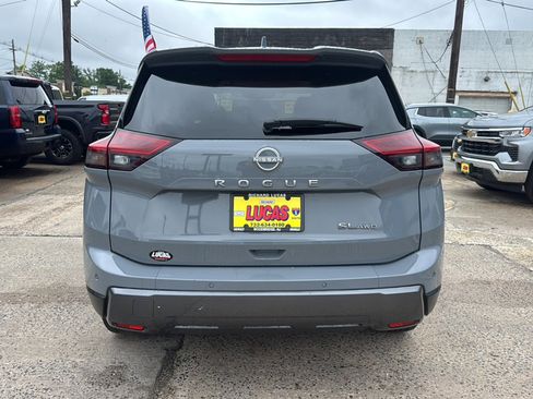 Used 2025 Nissan Rogue SL w/ SL Premium Package AWD/4WD image 6