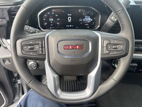 New 2026 GMC Sierra 1500 Elevation image 17
