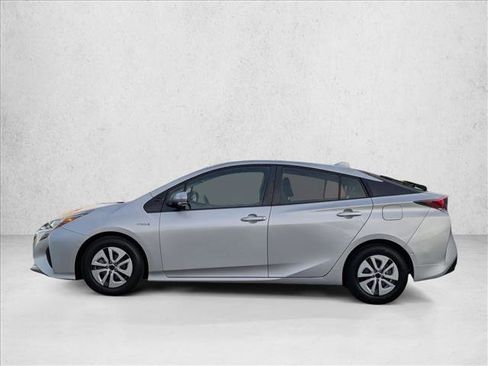 Used 2017 Toyota Prius Four image 9