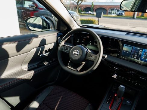 New 2026 Nissan Kicks SR image 11