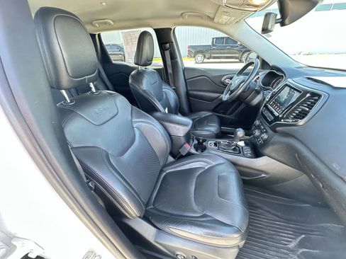 Used 2019 Jeep Cherokee Limited FWD image 27