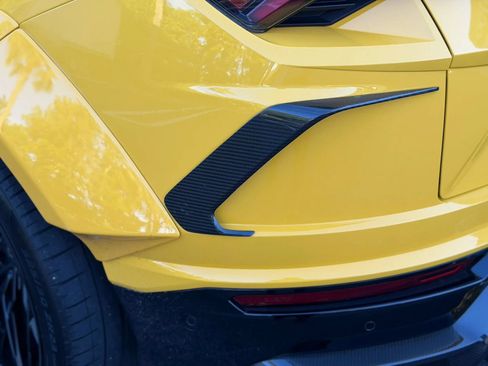 Used 2021 Lamborghini Urus AWD/4WD image 10