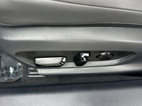 Used 2025 Lexus ES 300h w/ Premium Package FWD image 16