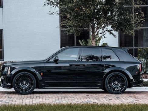 Used 2022 Rolls-Royce Cullinan w/ Cullinan Package image 2