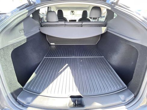 Used 2026 Tesla Model Y 2WD image 21