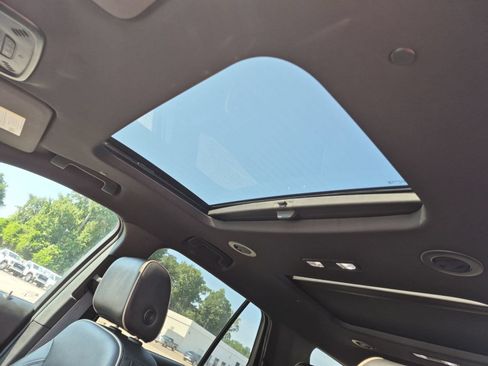 Certified 2023 Chevrolet Traverse Premier FWD image 19