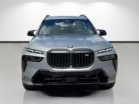 Used 2023 BMW X7 M60i w/ Executive Package image 8