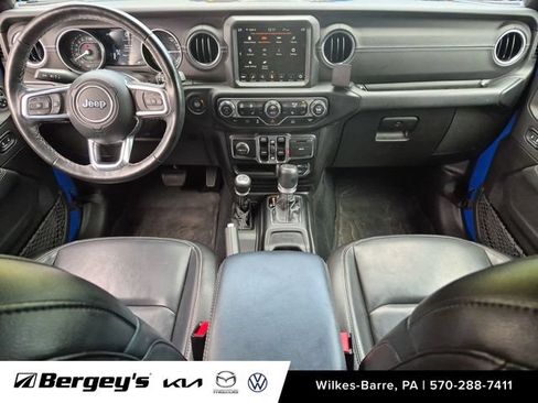 Used 2022 Jeep Wrangler Unlimited Sahara w/ Cold Weather Group AWD/4WD image 27