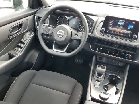 Used 2024 Nissan Rogue S AWD/4WD image 12