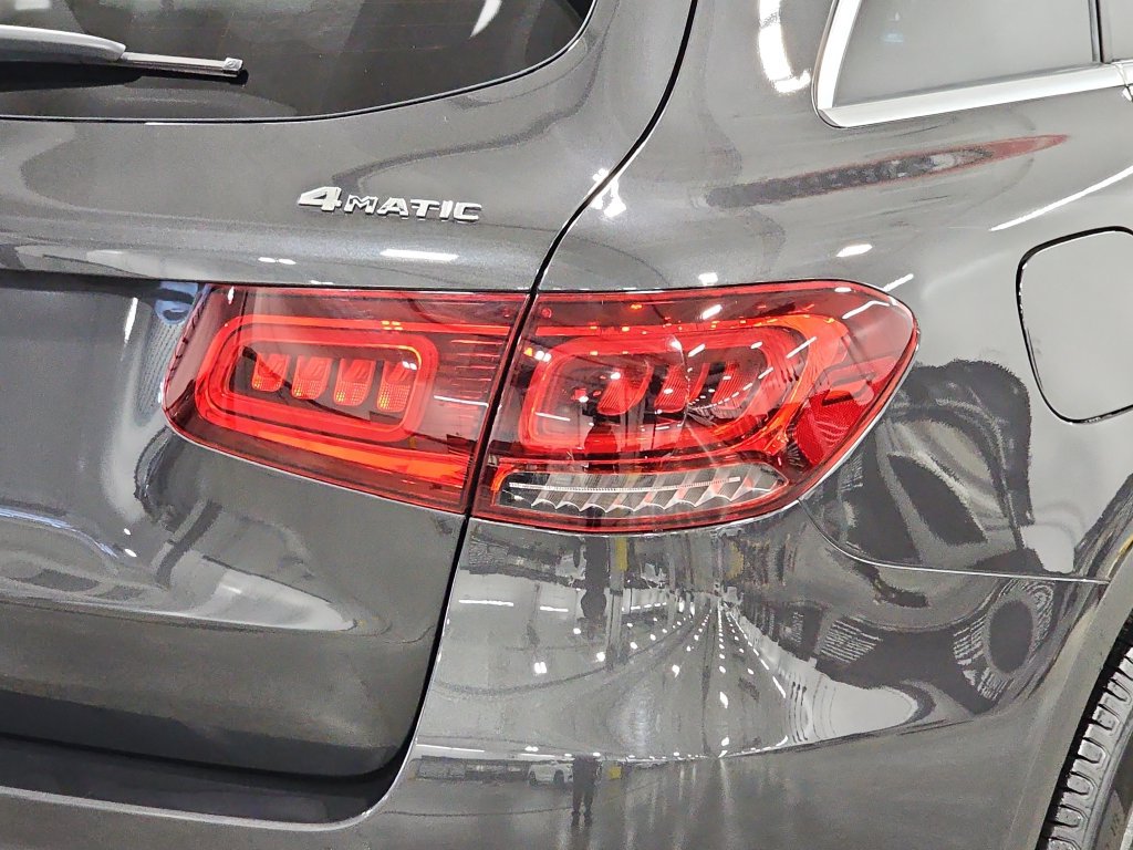 Used 2020 Mercedes-Benz GLC 300 4MATIC image 35