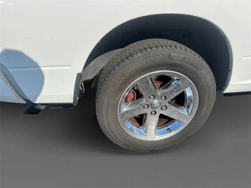 Used 2015 RAM 1500 Express image 10