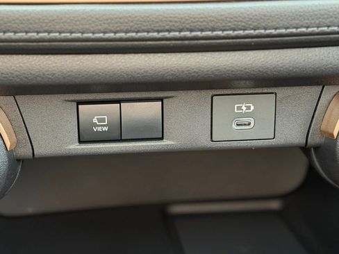 Used 2025 Toyota Grand Highlander AWD Hybrid image 21