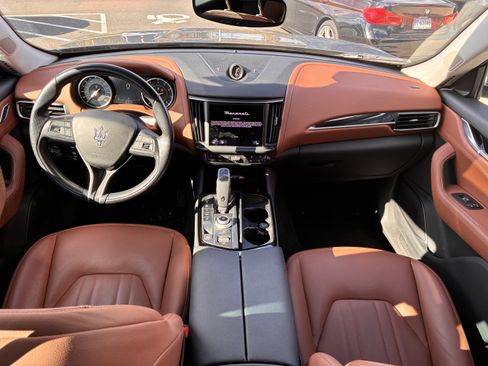 Used 2022 Maserati Levante GT image 2