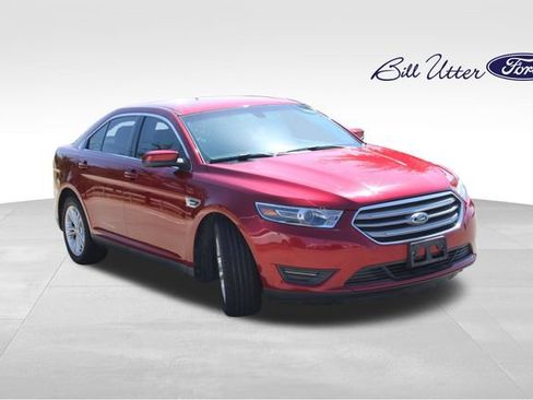 Used 2016 Ford Taurus SEL FWD image 3