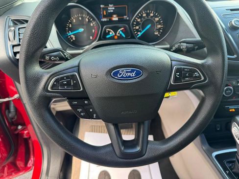 Used 2018 Ford Escape SE w/ Ford Safe & Smart Package AWD/4WD image 17