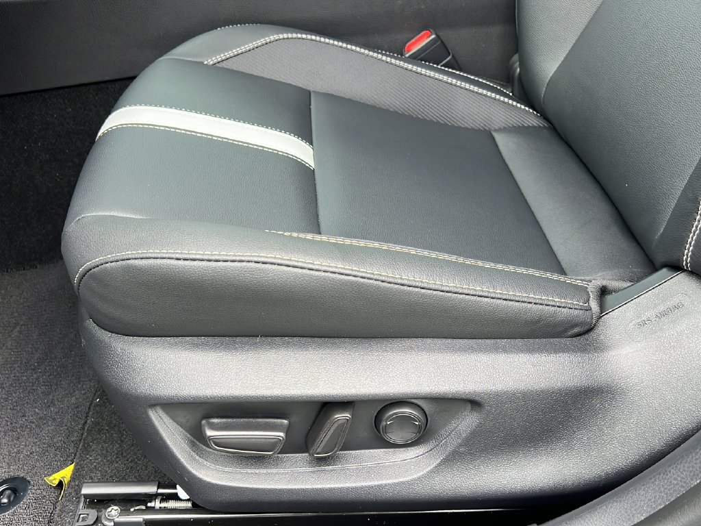 Used 2025 Toyota Camry SE FWD image 16