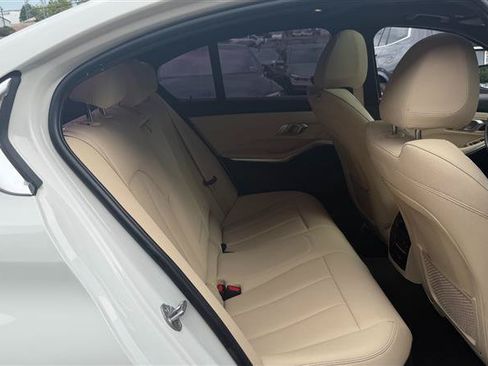 Used 2021 BMW 330i Sedan w/ Premium Package RWD image 18