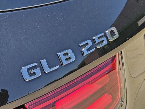 Certified 2025 Mercedes-Benz GLB 250 4MATIC image 25