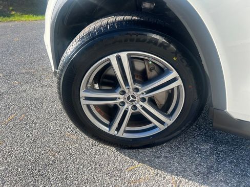 Used 2022 Mercedes-Benz GLC 300 GLC 300 w/ Premium Package Lite image 24