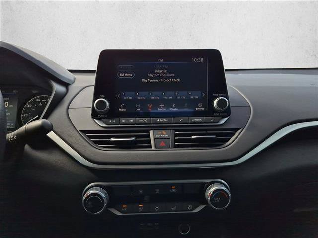 Used 2025 Nissan Altima 2.5 S FWD image 13