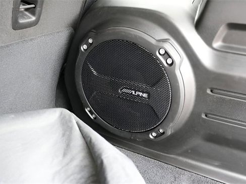 Used 2018 Jeep Wrangler Unlimited Sahara image 17