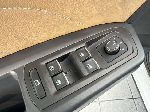 Used 2022 Volkswagen Atlas Cross Sport SE w/ Panoramic Sunroof Package image 13