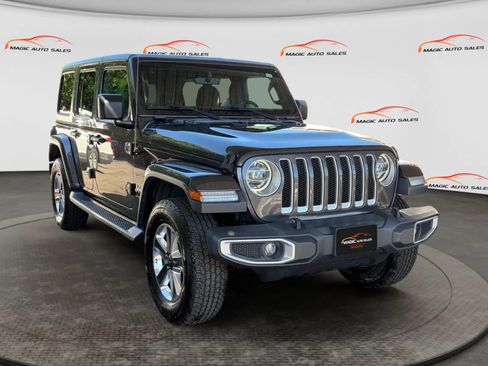Used 2020 Jeep Wrangler Unlimited Sahara AWD/4WD image 5