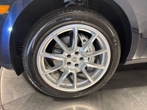 Used 2017 Porsche Macan S AWD/4WD image 2