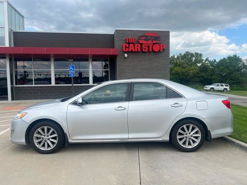 Used 2014 Toyota Camry XLE FWD image 1