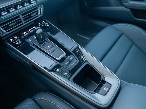 Used 2017 Porsche 911 Carrera image 22