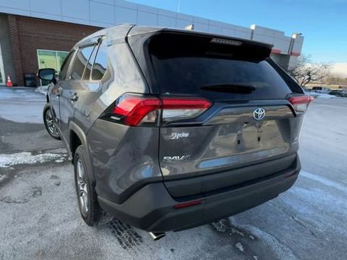 Certified 2022 Toyota RAV4 XLE image 3