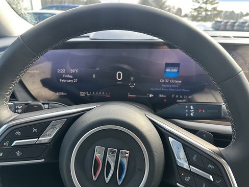 Certified 2025 Buick Envision Avenir image 14