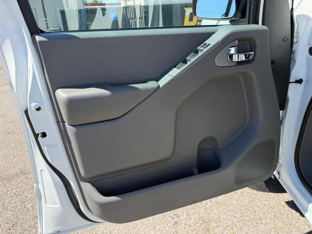 Used 2016 Nissan Frontier SV w/ SV Value Truck Package RWD image 15