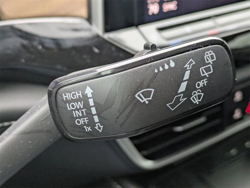 Used 2025 Volkswagen Atlas SE w/ Panoramic Sunroof Package image 31