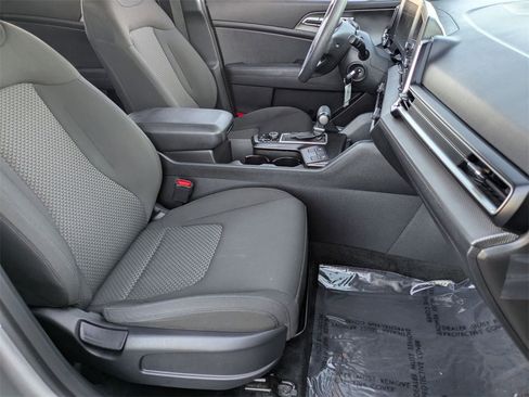 Used 2024 Kia Sportage LX image 29